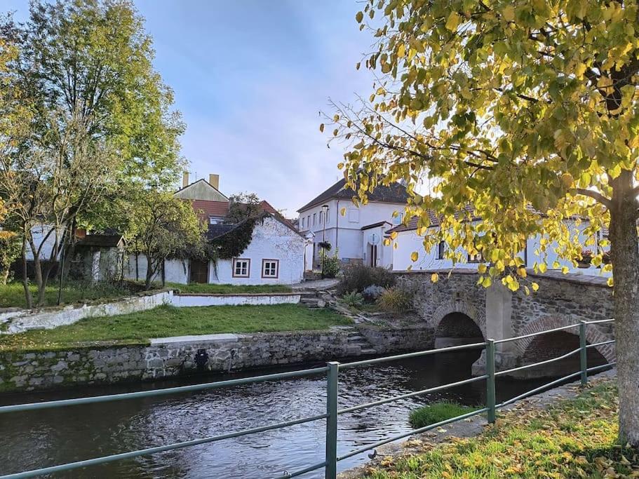 Chaloupka U Mostu Sv Jana V Centru Vodnan * Vodnany